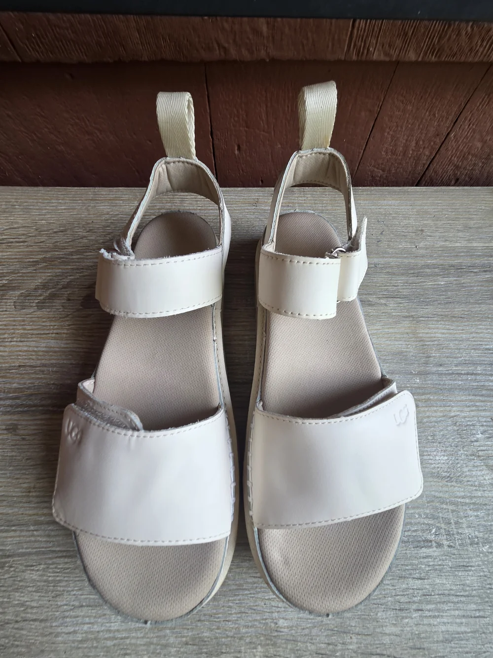UGG Women's Goldenstar Flat Platform Lug-Sole Sandals Size 8.5 Bone Color